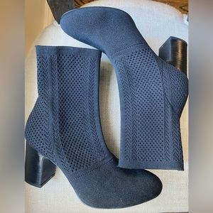 Born ankle sock booties black